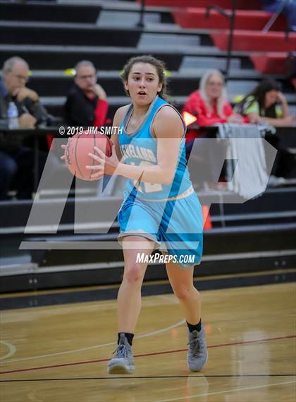Thumbnail 3 in Cleveland vs. Albuquerque Academy (Joe Armijo Basketball Classic) photogallery.