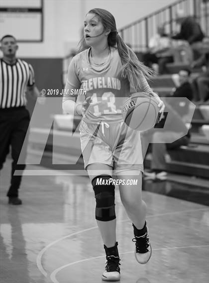 Thumbnail 2 in Cleveland vs. Albuquerque Academy (Joe Armijo Basketball Classic) photogallery.