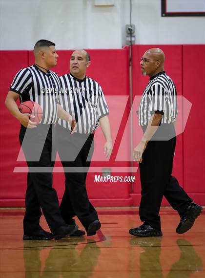Thumbnail 3 in Cleveland vs. Albuquerque Academy (Joe Armijo Basketball Classic) photogallery.