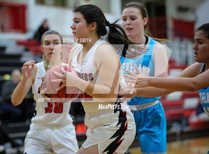 Thumbnail 3 in Cleveland vs. Albuquerque Academy (Joe Armijo Basketball Classic) photogallery.