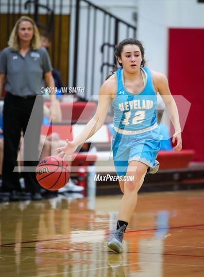 Thumbnail 2 in Cleveland vs. Albuquerque Academy (Joe Armijo Basketball Classic) photogallery.