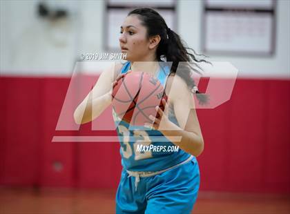 Thumbnail 3 in Cleveland vs. Albuquerque Academy (Joe Armijo Basketball Classic) photogallery.