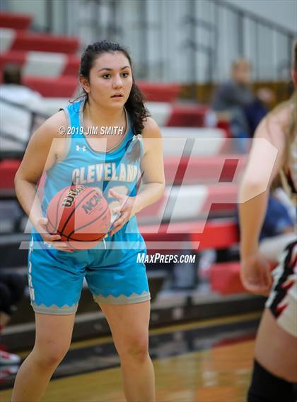 Thumbnail 2 in Cleveland vs. Albuquerque Academy (Joe Armijo Basketball Classic) photogallery.