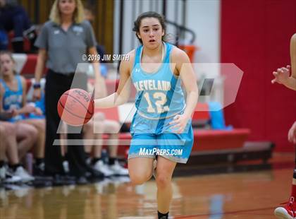 Thumbnail 3 in Cleveland vs. Albuquerque Academy (Joe Armijo Basketball Classic) photogallery.