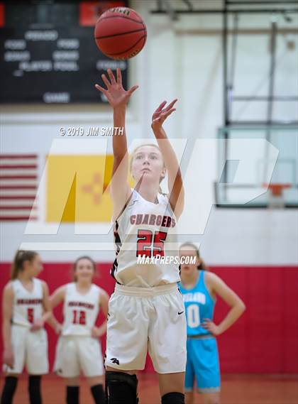 Thumbnail 1 in Cleveland vs. Albuquerque Academy (Joe Armijo Basketball Classic) photogallery.