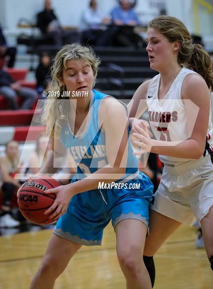 Thumbnail 2 in Cleveland vs. Albuquerque Academy (Joe Armijo Basketball Classic) photogallery.