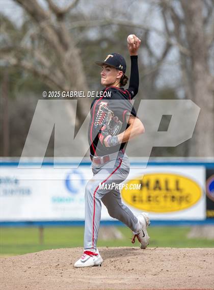 Thumbnail 2 in London @ Victoria East (Victoria Isd Tournament) photogallery.