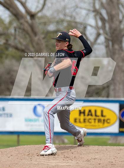 Thumbnail 2 in London @ Victoria East (Victoria Isd Tournament) photogallery.
