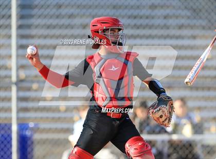 Thumbnail 2 in Oak Hills vs Maranatha photogallery.