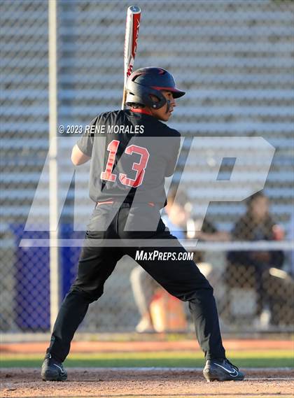 Thumbnail 3 in Oak Hills vs Maranatha photogallery.