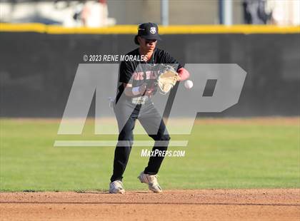 Thumbnail 3 in Oak Hills vs Maranatha photogallery.