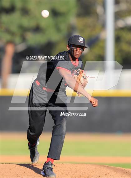 Thumbnail 2 in Oak Hills vs Maranatha photogallery.