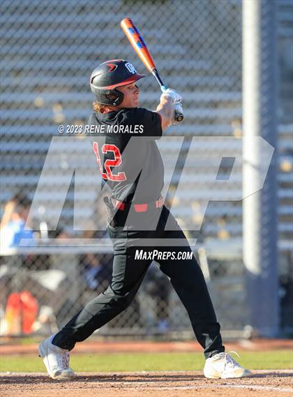 Thumbnail 2 in Oak Hills vs Maranatha photogallery.