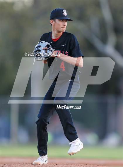 Thumbnail 3 in Oak Hills vs Maranatha photogallery.