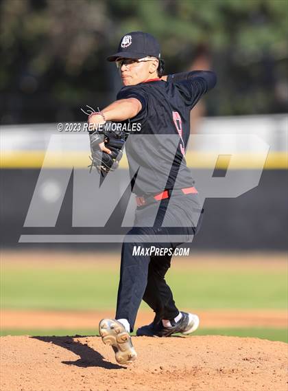 Thumbnail 2 in Oak Hills vs Maranatha photogallery.