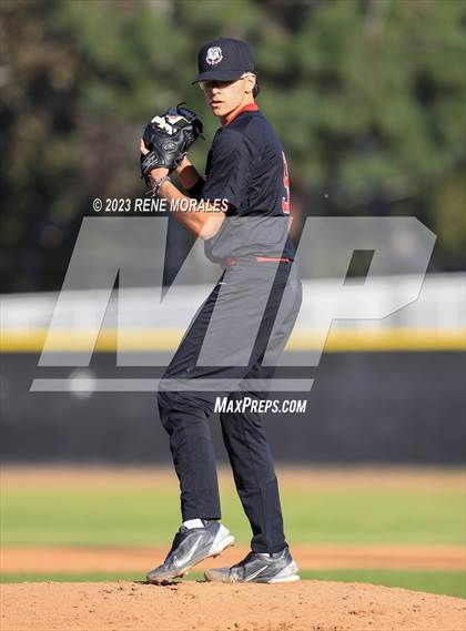 Thumbnail 1 in Oak Hills vs Maranatha photogallery.