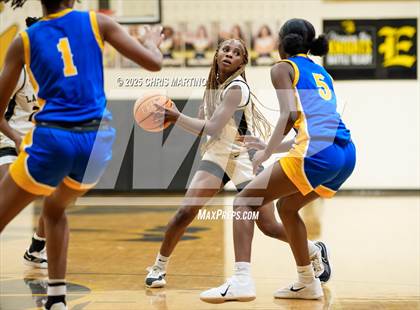 Thumbnail 1 in Thomson vs. Washington-Wilkes (GIRLS ONLY! Tip Off) photogallery.