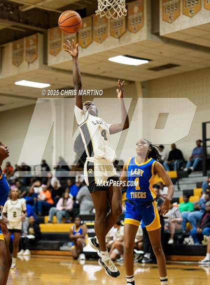Thumbnail 1 in Thomson vs. Washington-Wilkes (GIRLS ONLY! Tip Off) photogallery.