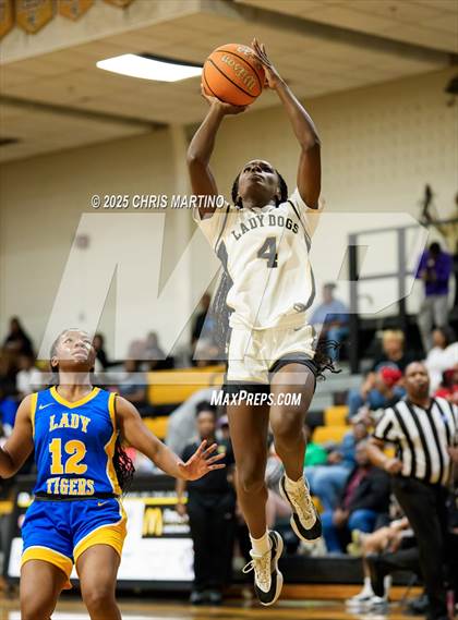 Thumbnail 3 in Thomson vs. Washington-Wilkes (GIRLS ONLY! Tip Off) photogallery.