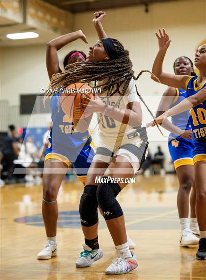 Thumbnail 1 in Thomson vs. Washington-Wilkes (GIRLS ONLY! Tip Off) photogallery.