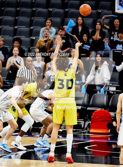 Thumbnail 1 in Damien vs Clovis North (CIF State D1 Final) photogallery.
