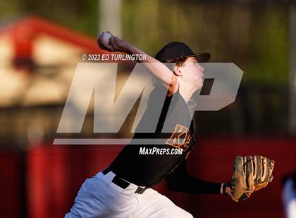 Thumbnail 1 in Kell @ Lassiter photogallery.