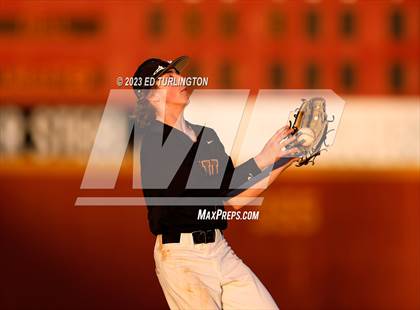 Thumbnail 3 in Kell @ Lassiter photogallery.