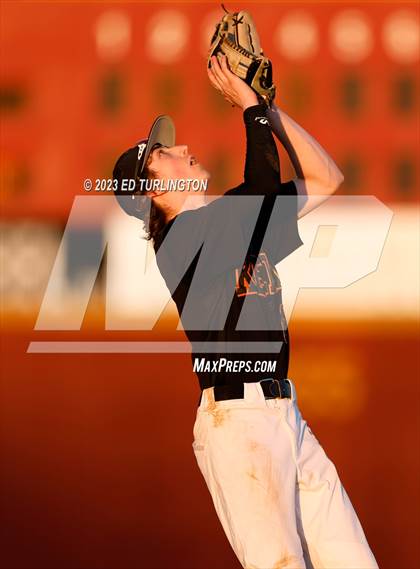 Thumbnail 1 in Kell @ Lassiter photogallery.