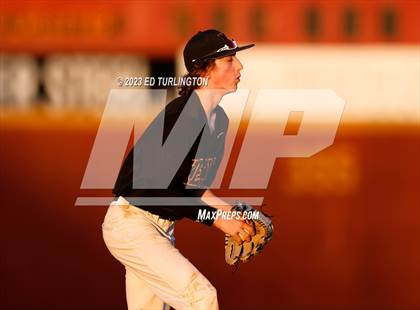 Thumbnail 1 in Kell @ Lassiter photogallery.