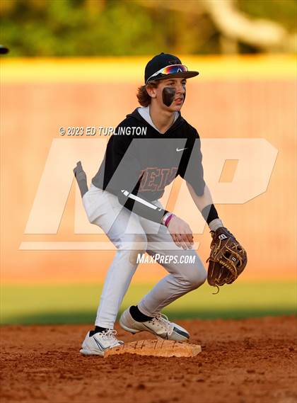 Thumbnail 1 in Kell @ Lassiter photogallery.