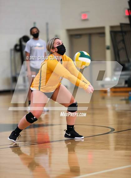 Thumbnail 2 in Charlotte Catholic @ Independence photogallery.