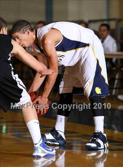 Thumbnail 2 in Campbell Hall vs. Newark Memorial (California Classic) photogallery.