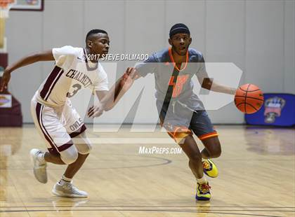 Thumbnail 1 in Landry-Walker vs Chalmette (Allstate Sugar Bowl Classic) photogallery.
