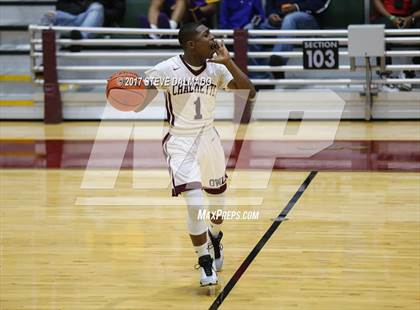 Thumbnail 2 in Landry-Walker vs Chalmette (Allstate Sugar Bowl Classic) photogallery.