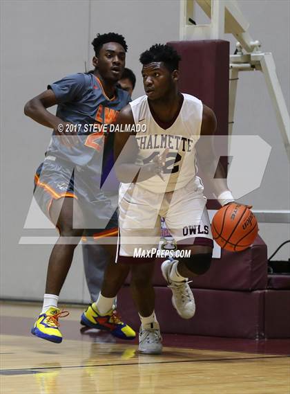 Thumbnail 1 in Landry-Walker vs Chalmette (Allstate Sugar Bowl Classic) photogallery.