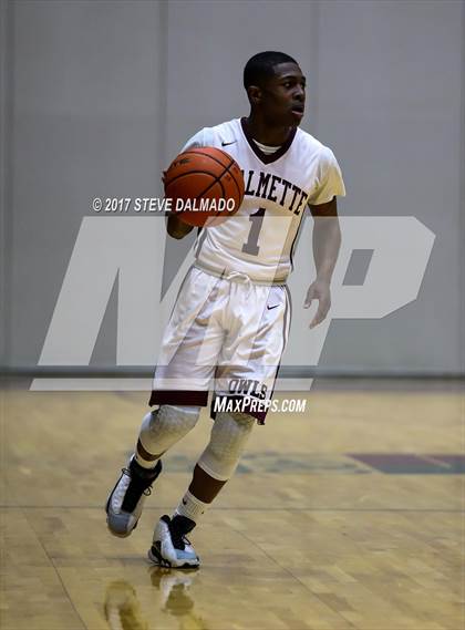 Thumbnail 1 in Landry-Walker vs Chalmette (Allstate Sugar Bowl Classic) photogallery.
