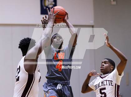 Thumbnail 3 in Landry-Walker vs Chalmette (Allstate Sugar Bowl Classic) photogallery.