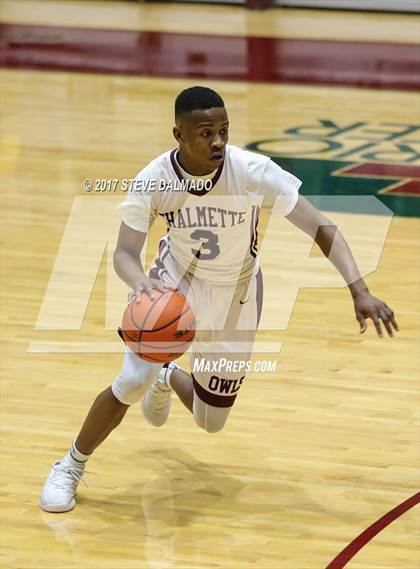 Thumbnail 3 in Landry-Walker vs Chalmette (Allstate Sugar Bowl Classic) photogallery.