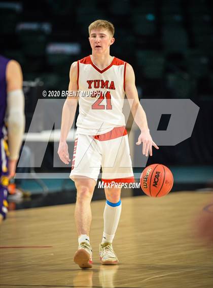 Thumbnail 3 in Yuma vs. Fowler (CHSAA 2A Great 8) photogallery.