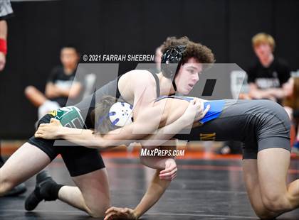 Thumbnail 3 in Klein vs Prosper photogallery.