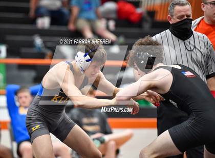 Thumbnail 2 in Klein vs Prosper photogallery.
