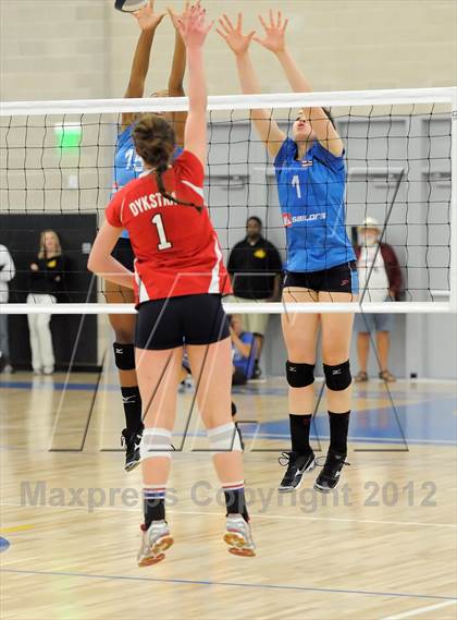 Thumbnail 2 in Marymount vs. Redondo Union (CIF SS D1AA Final) photogallery.