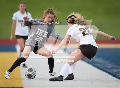 Thumbnail 3 in Utica Eisenhower vs. Adams (MHSAA District Final) photogallery.