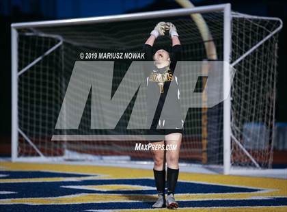 Thumbnail 1 in Utica Eisenhower vs. Adams (MHSAA District Final) photogallery.