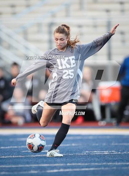 Thumbnail 2 in Utica Eisenhower vs. Adams (MHSAA District Final) photogallery.