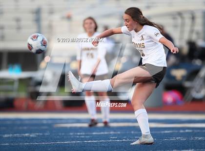 Thumbnail 1 in Utica Eisenhower vs. Adams (MHSAA District Final) photogallery.