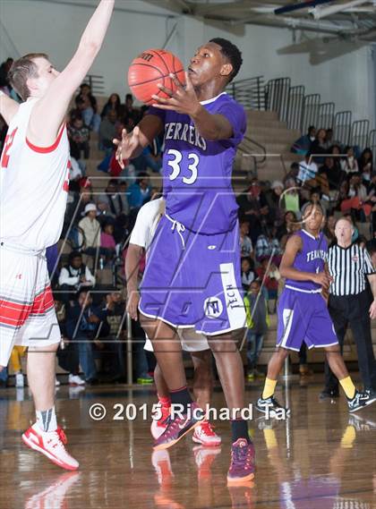 Thumbnail 3 in Cape Henry Collegiate vs. Newark Tech (Battle by the Bay) photogallery.