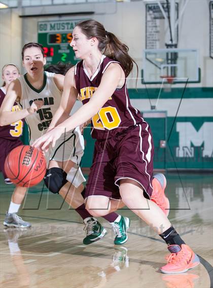 Thumbnail 1 in Cedar Creek vs Central Regional (War vs the Shore) photogallery.