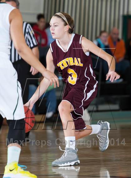 Thumbnail 3 in Cedar Creek vs Central Regional (War vs the Shore) photogallery.