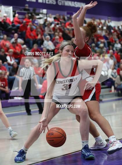 Thumbnail 3 in Logan Elm vs. Circleville (OHSAA D4 District Final) photogallery.